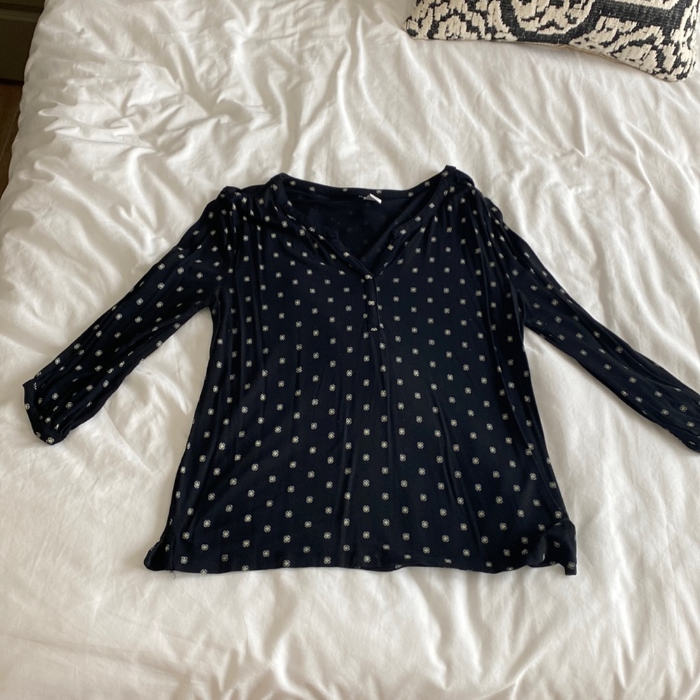 Black patterned 3/4 sleeve top